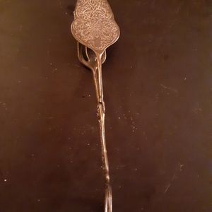 GORGEOUS Ornate Sheffield Silverplated 9" Salad/Dessert Tongs.